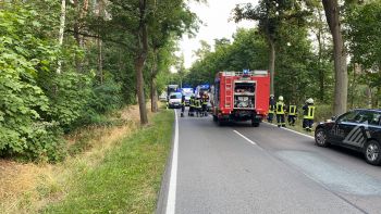 Verkehrsunfall mit eingeklemmter Person